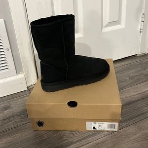 Classic uggs size 8